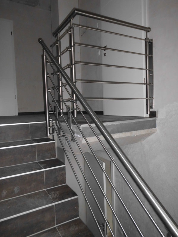 Treppengeländer zum Wohnungseingang